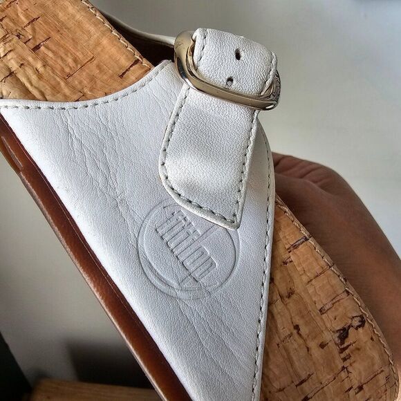 EUC FITFLOP WHITE LEATHER THONG SLIPPERS SIZE 9 WOMENS - Picture 9 of 13